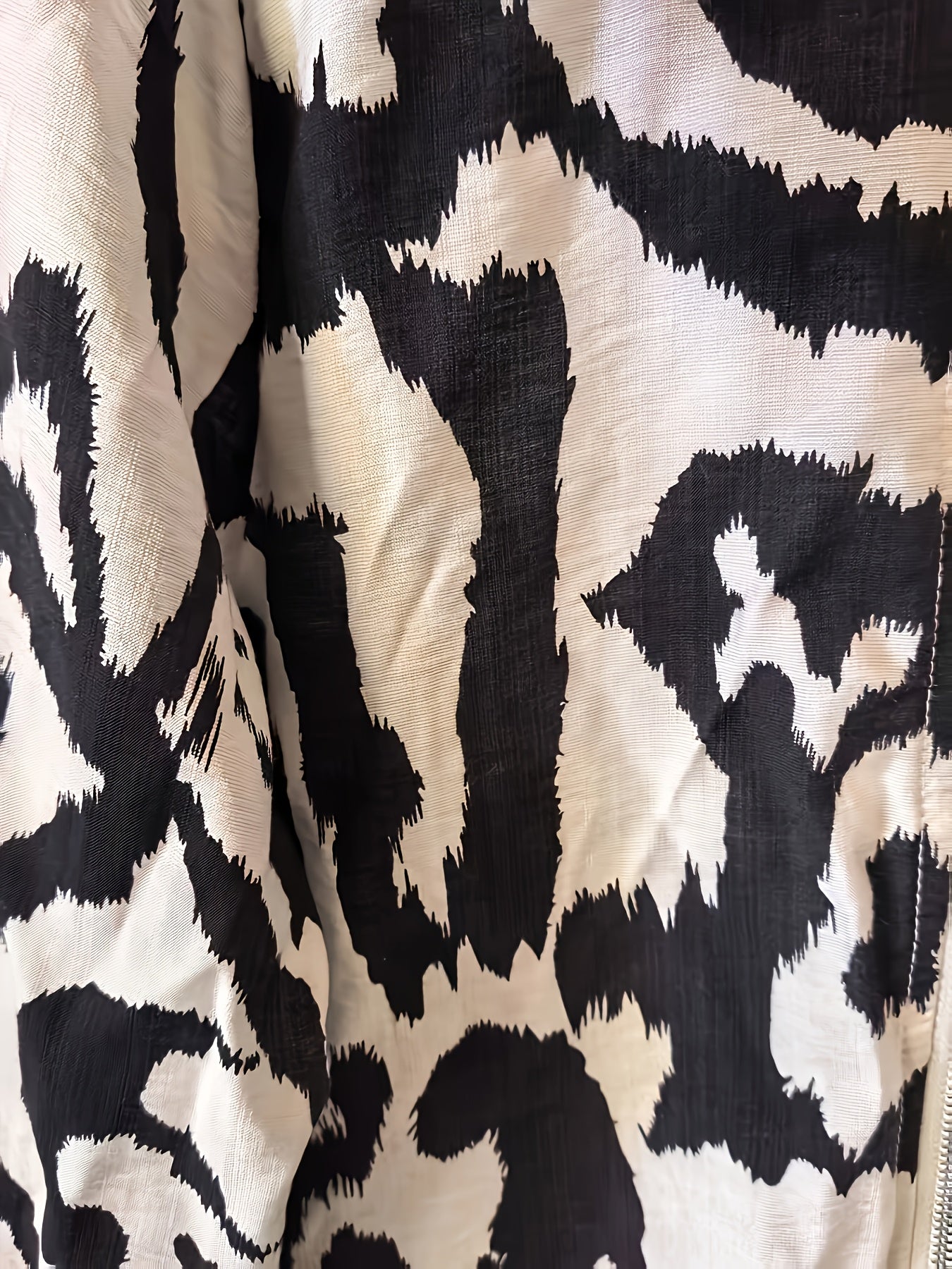 Կանացի թեթև, ընձառյուծի նախշերով բոմբեր բաճկոն - առօրյա, երկար թևքերով, կայծակաճարմանդով, երկրաչափական նախշերով, սև և սպիտակ դիզայնով, իդեալական է գարնան/աշնան համար, գարնանային վերնազգեստ | Նորաձև առօրյա հագուստ | Կայծակաճարմանդով բաճկոն