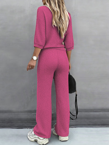 A Two-Piece Set Featuring a Solid Color Batwing Short-Sleeve T-Shirt with a Round Neck And Casual Wide-Leg Stretchy Pants - ayq