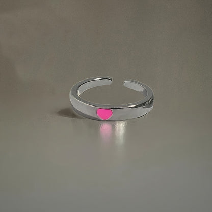 A Pair of Unique Glow-In-The-Dark Heart Rings, Adjustable for Couples, Perfect As a Valentine'S Day Gift for Your Loved One at a Nightclub Party.