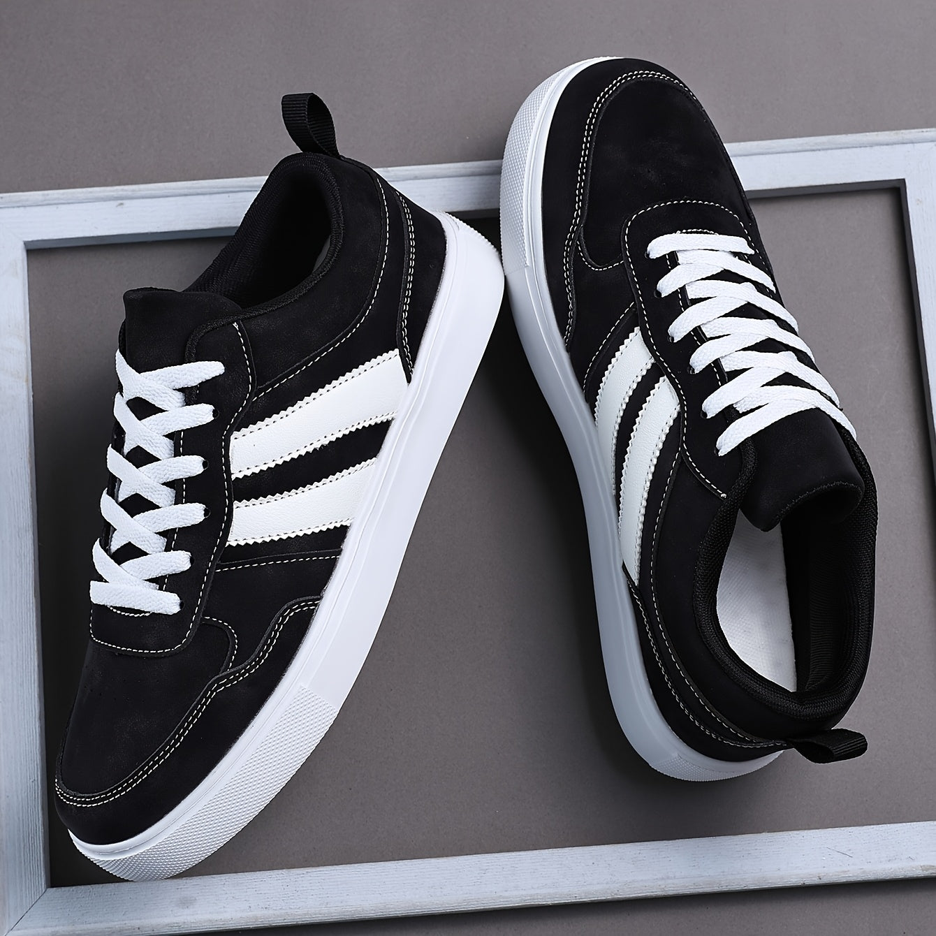 Men's Striped Low-Top Casual Sneakers with Soft EVA Sole