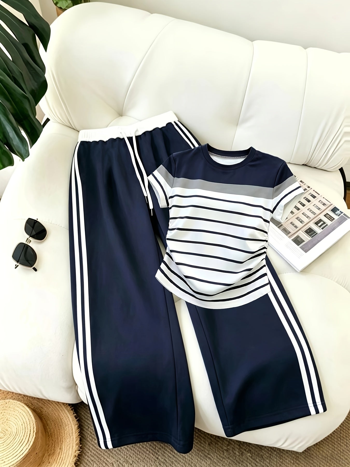 Women’s Casual 2-Piece Set: Striped Belted Pants & Printed Top