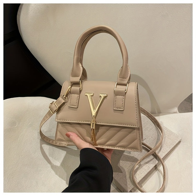 Նորաձև շղթայական պայուսակներ կանանց համար, գարուն-ամառ 2024 թվականի նոր հավաքածու, բարձրակարգ ռելիեֆային դիզայնով, հարմար է ուսերին, ձեռքին և խաչաձև կրելու համար, ոճային ծոպավոր կախազարդերով։