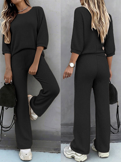 A Two-Piece Set Featuring a Solid Color Batwing Short-Sleeve T-Shirt with a Round Neck And Casual Wide-Leg Stretchy Pants - ayq