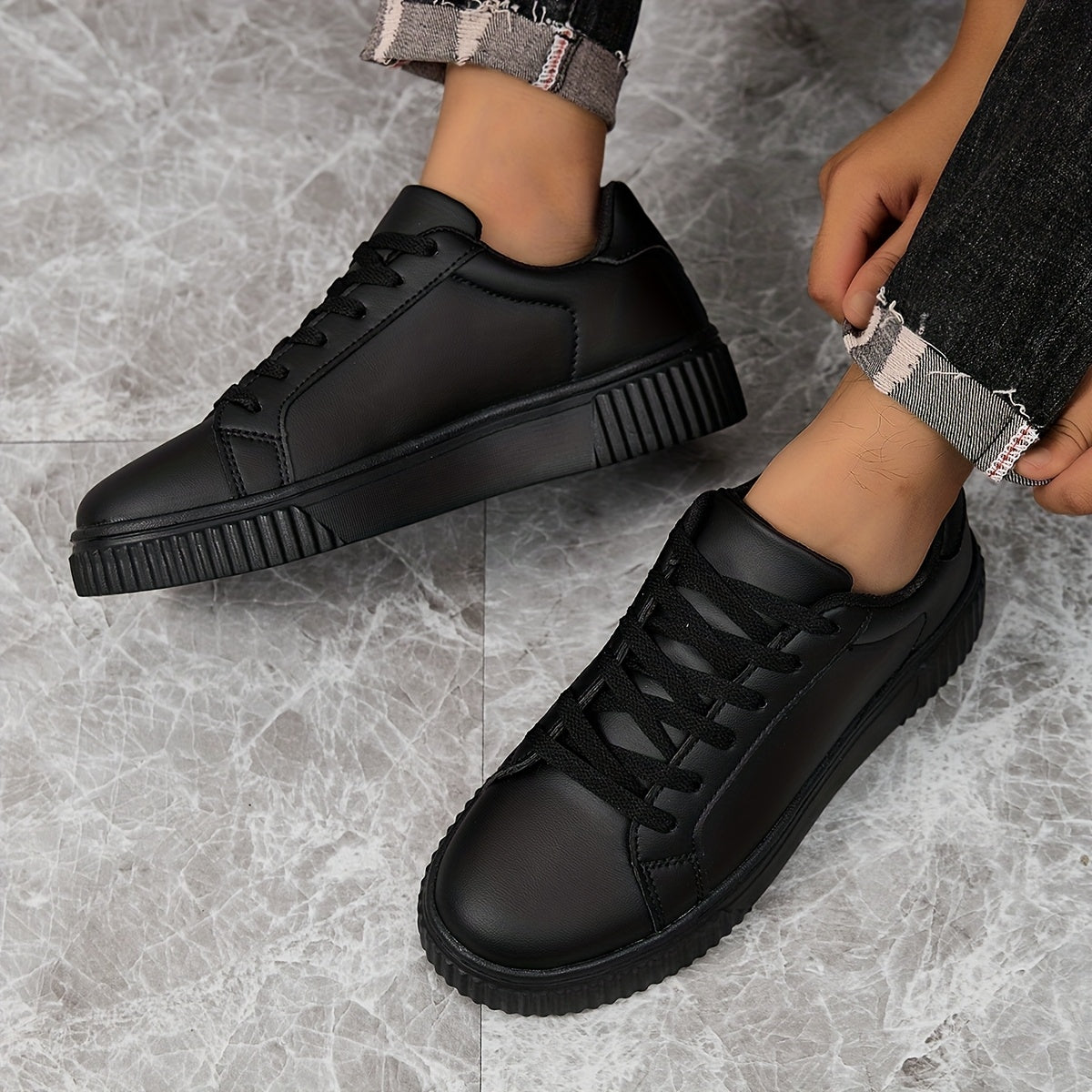 Men's Classic Casual Lace-Up Sneakers with Lightweight EVA Sole