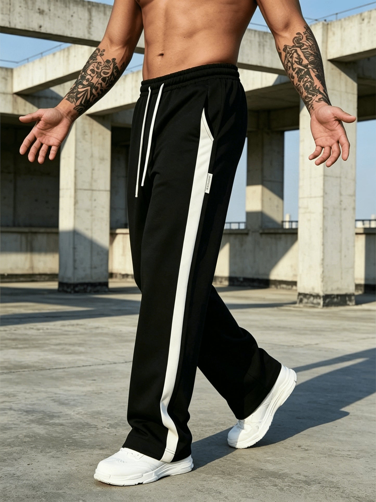 Men's Loose Fit Gym Sweatpants with Side Stripe and Pockets