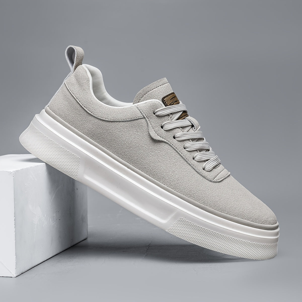 Men's Lightweight Breathable Skate Sneakers with Slip-Resistant Sole