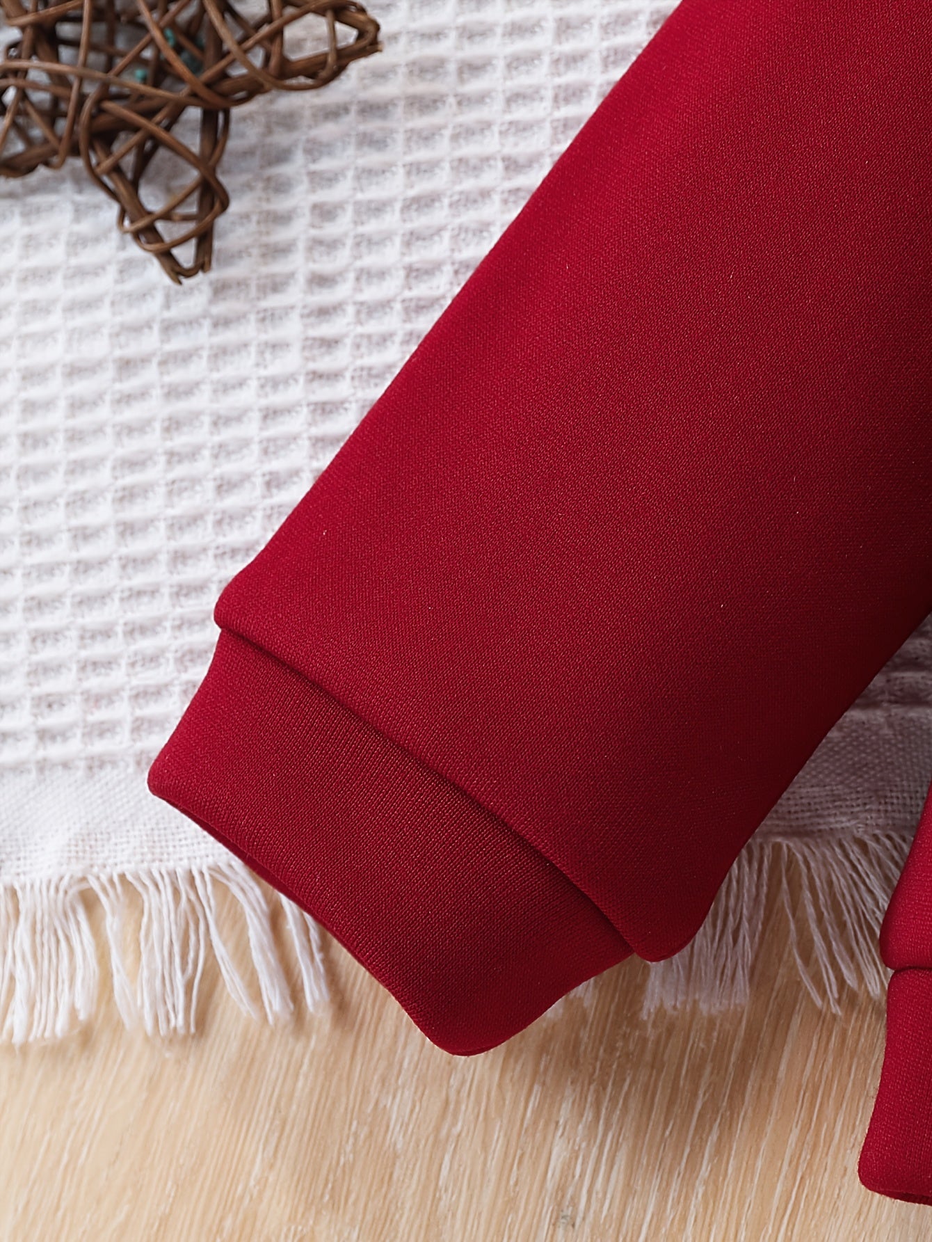 2pcs Girls' Fleece Hooded Sweatsuit Set - Oversized Hoodie & Jogger Pants with Elastic Waist, Thick Warm Winter Outfit, Machine Washable Red Sweatsuit for Casual Casual Attire & Clothing (Matching Outfit) - Cozy Fleece Fabric