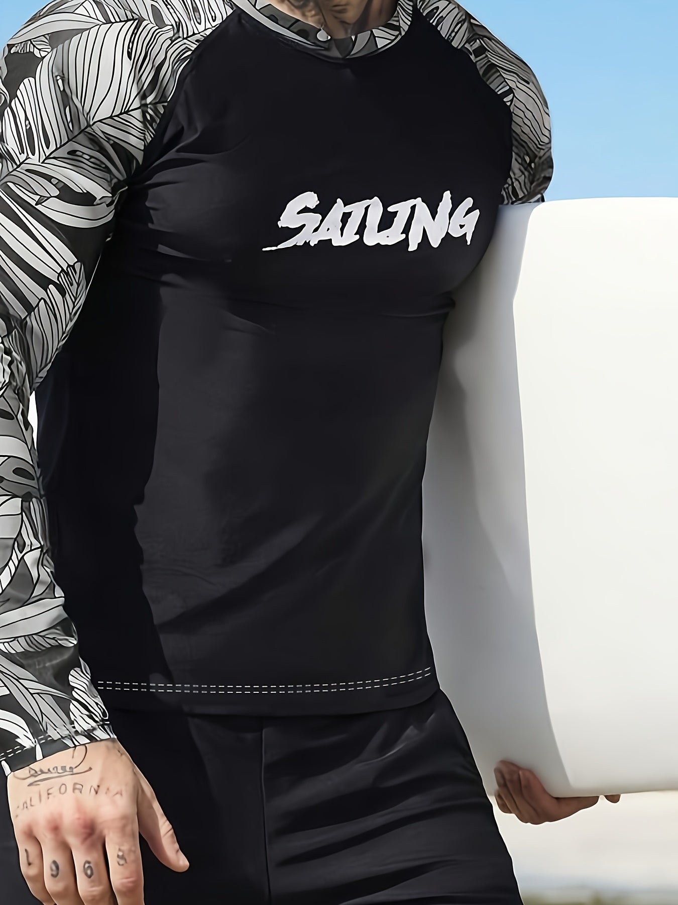Men's Long Sleeve Rash Guard with Geometric Pattern, Athletic Swimwear
