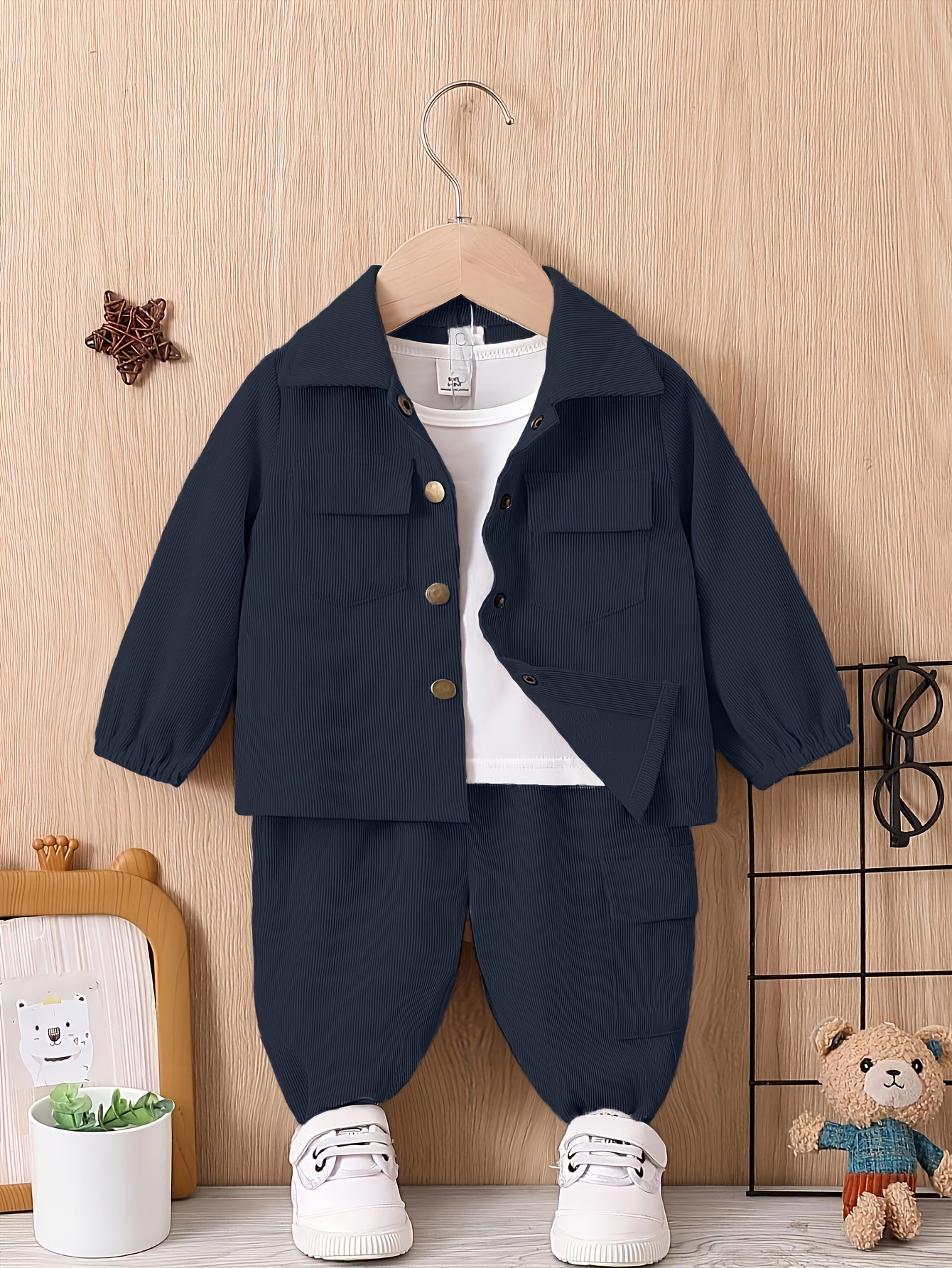 2pcs Boys' Casual Outfit Set - Light Gray Polyester Cargo Pants & Button-Up Shirt with Pockets, Machine Washable - Perfect for Fall/Winter, Autumn Toddler Outfit|Cargo Pants Outfit|Functional Pockets Design, Perfect for Outdo