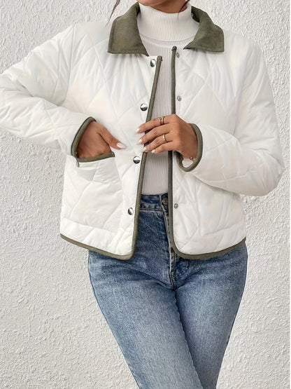 Կանացի նորաձև, էլեգանտ, երկգույն գործվածքից կարճ բաճկոն, գունային բլոկներով օձիք, երկար թևքերով, հարմար է բոլոր առիթների համար, աշնանային և ձմեռային