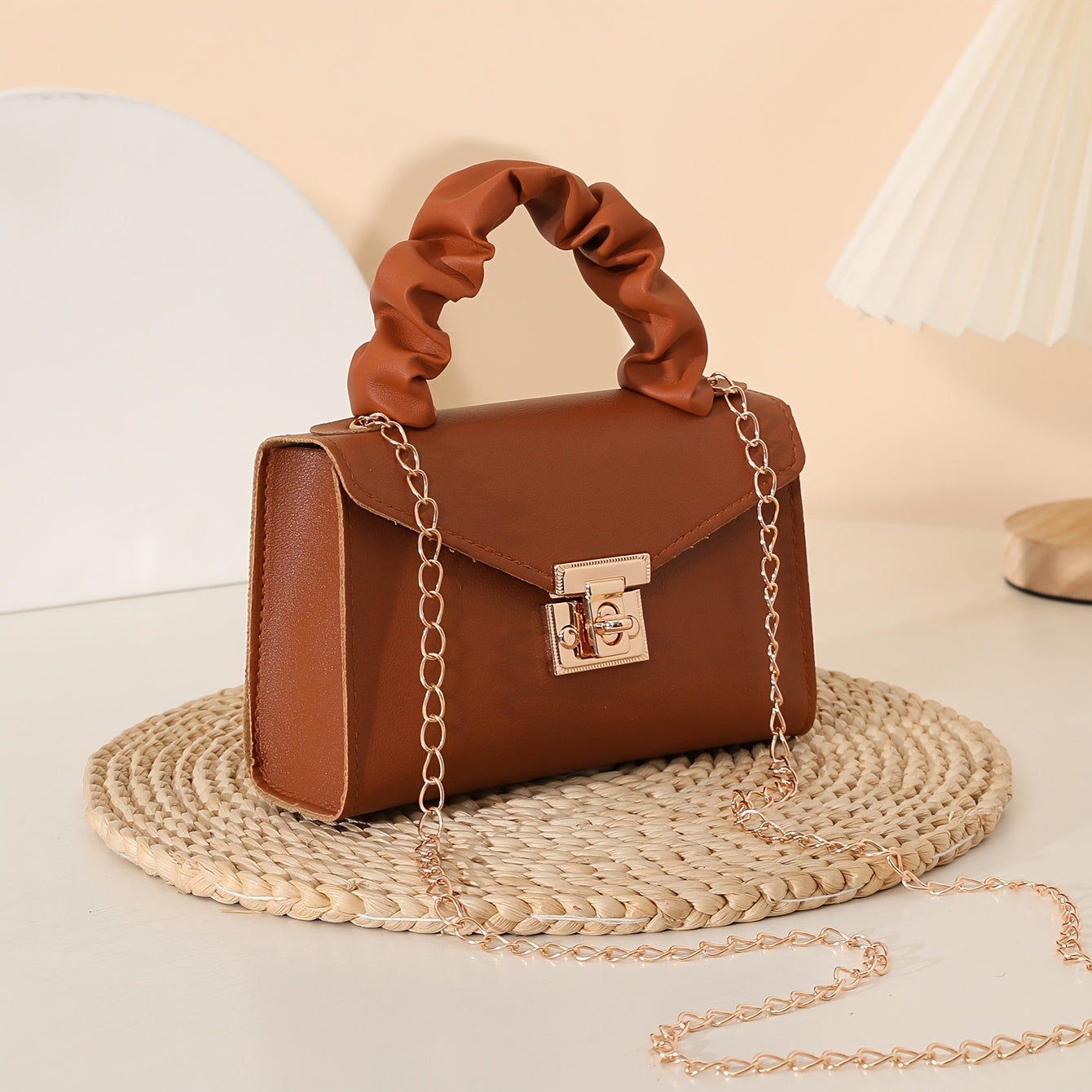 Նորաձև փափուկ դաստակի խաչաձև պայուսակ ամենօրյա գնումների համար, շղթայական ժապավենով կանացի պայուսակ, բազմակողմանի քառակուսի ձեռքի պայուսակ