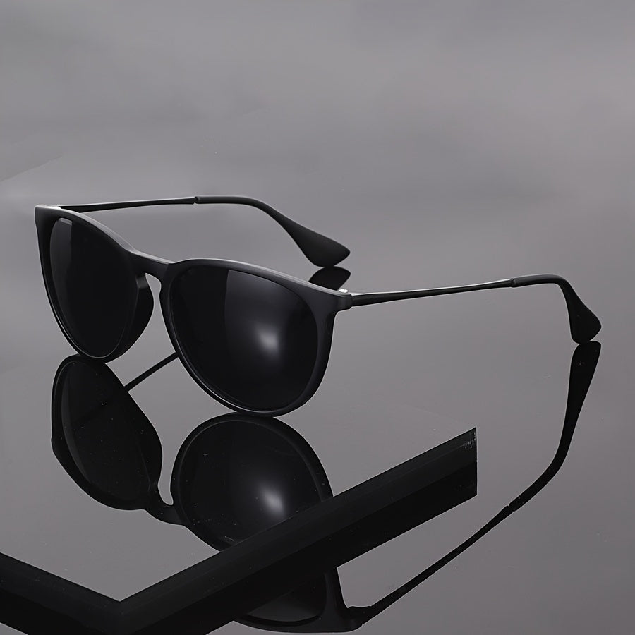 Round-Frame Casual Sunglasses with UV400 Protection for Everyday Wear