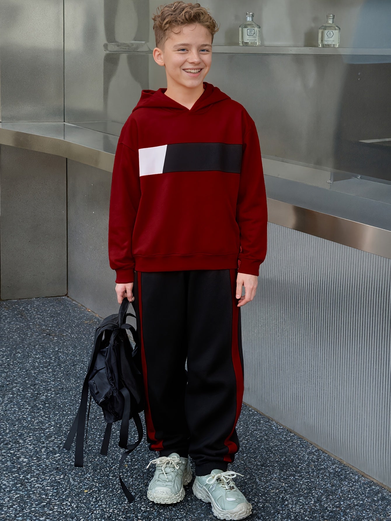 2 հատ տղաների ձմեռային գլխարկով մարզահագուստ և տաբատ - տաք սվիտեր համապատասխան երկար տաբատով, գունային բլոկներով վերնաշապիկ (հարմար է մեծ երեխաների և երեխաների համար) - լվացքի մեքենայով լվացվող 2 հատի հավաքածու, իդեալական է բացօթյա օգտագործման համար