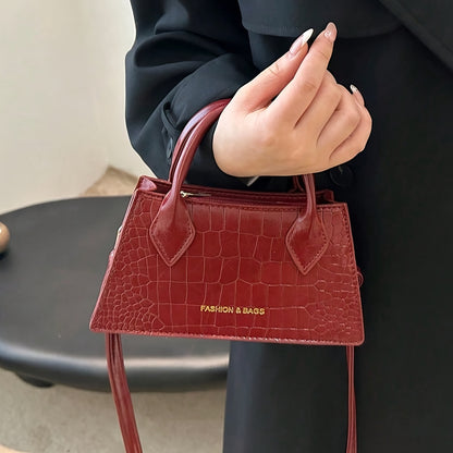 Wo Բորդո կարմիր ձեռքի պայուսակ - Էլեգանտ փոքր ոսկեգույն պարագաներով պայուսակ, կարգավորվող ժապավեն և կայծակաճարմանդ փակում, ոսկեգույն պարագաներ, սրբվող ամենօրյա պայուսակ, ճանապարհորդության, ամենօրյա օգտագործման համար (առանց սպասարկման)