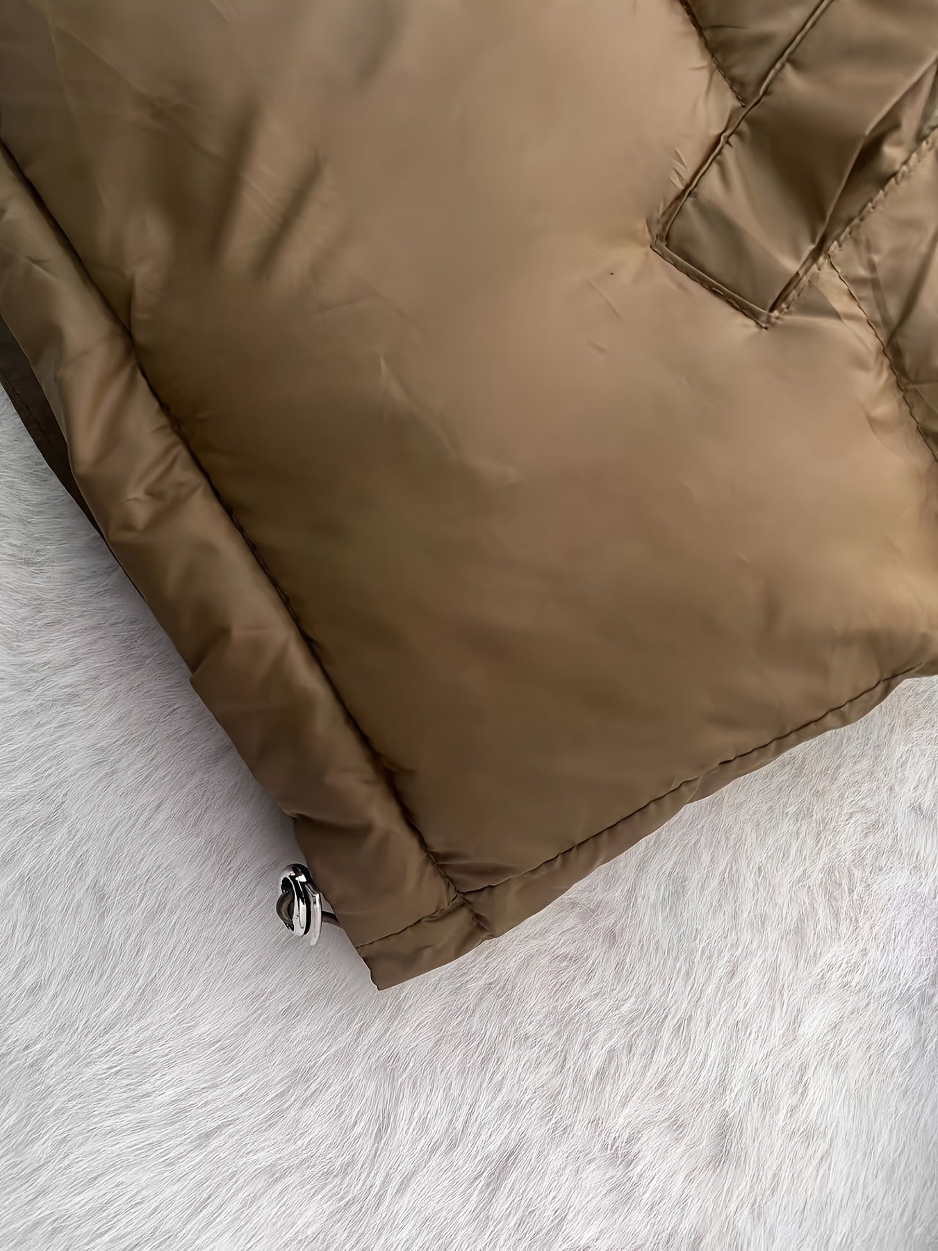 Կանացի նորաձև ձմեռային կայծակաճարմանդով և գլխարկով բաճկոն - ամենօրյա, հաստ վերնազգեստ գրպաններով, երկար թևքերով, չձգվող գործվածք, միագույն, 100գ/մ², իդեալական է ցուրտ եղանակի համար, ձմեռային հագուստ