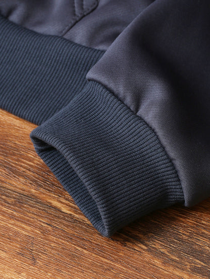 Սուրբ Ծննդյան և վանդակավոր ընձառյուծի նախշերով տոնածառի նախշերով կանացի շարված վերնաշապիկ, հաստ և տաք պոլիեսթերային գործվածքով բաճկոն, հարմար է աշնանային և ձմեռային սեզոնի համար նախատեսված առօրյա կոմպոզիտային տաք հագուստի համար։