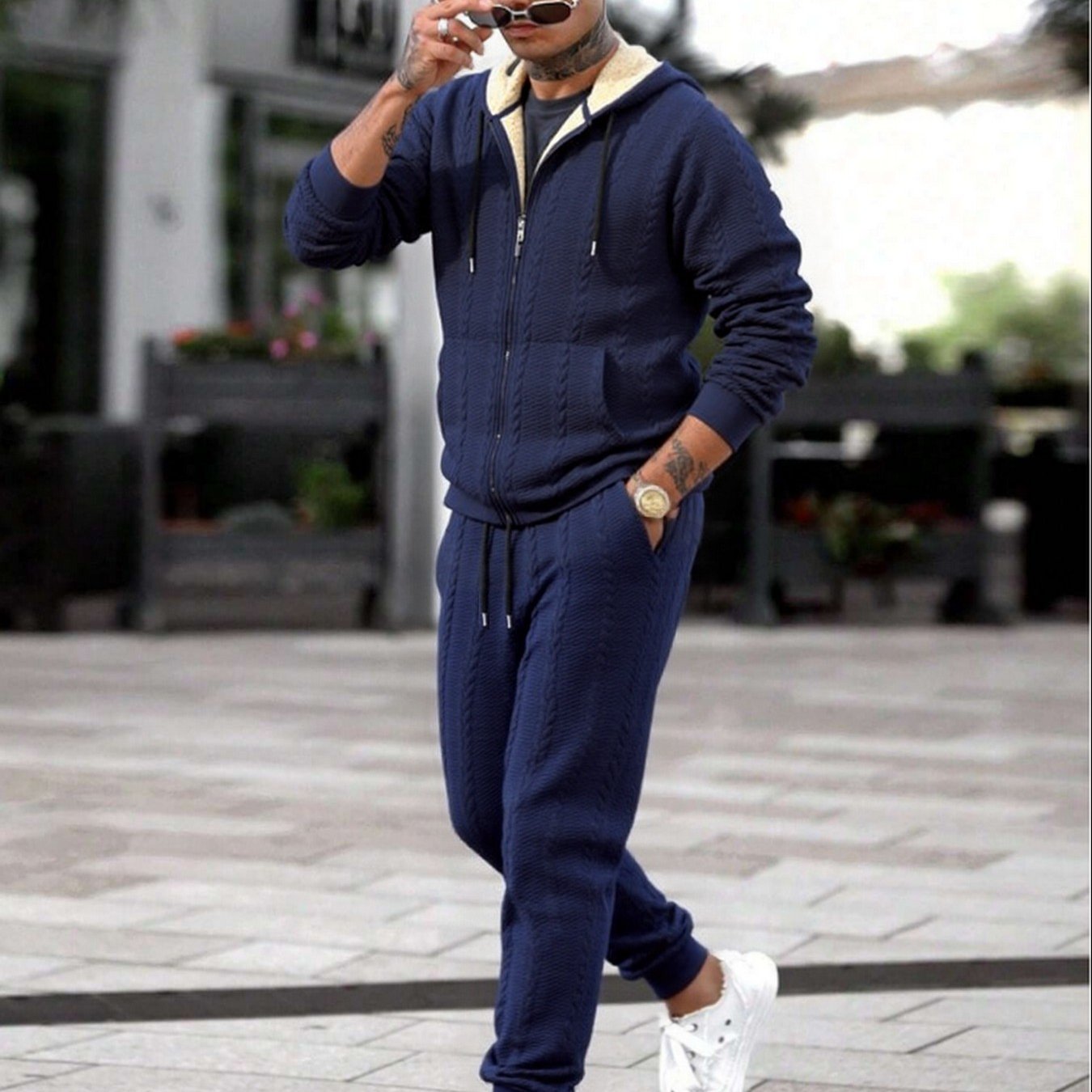 Տղամարդկանց ձմեռային նորաձևության երկմասանոց հավաքածու. Ժակարդե գլխարկով կարդիգան՝ աստառով և երկար տաբատ – իդեալական է աշնան և ձմռան համար, ձմեռային հագուստ տղամարդկանց համար