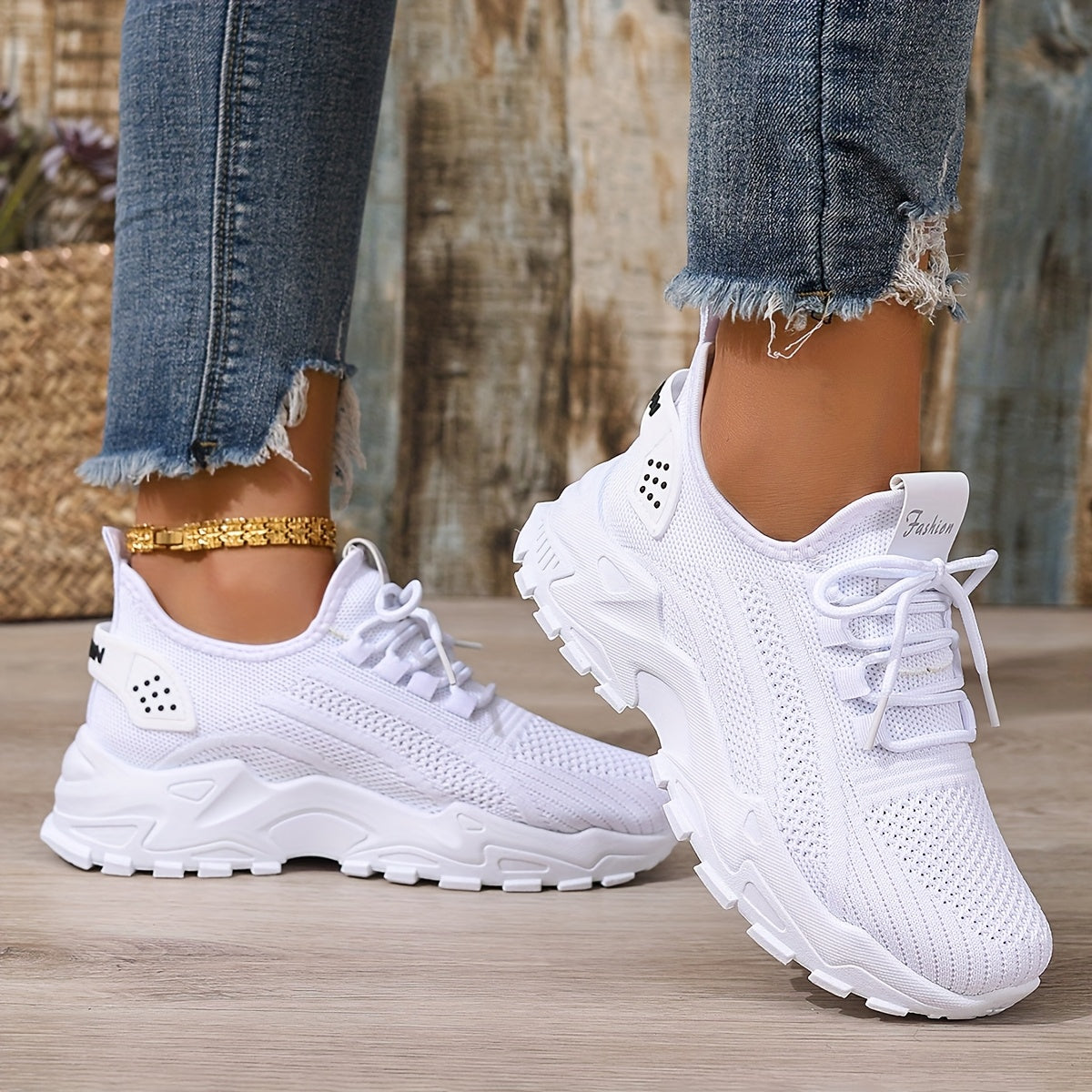 Women's Lightweight Lace-Up Fly-Woven Sneakers for Outdoor Running