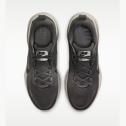 Nike Vomero 18 Low Top Sneakers with Zoom Cushioning