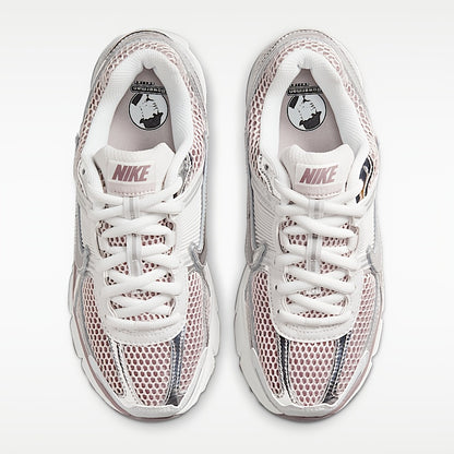 Nike Zoom Vomero 5 Women's Low Top Sneakers in Gray Purple