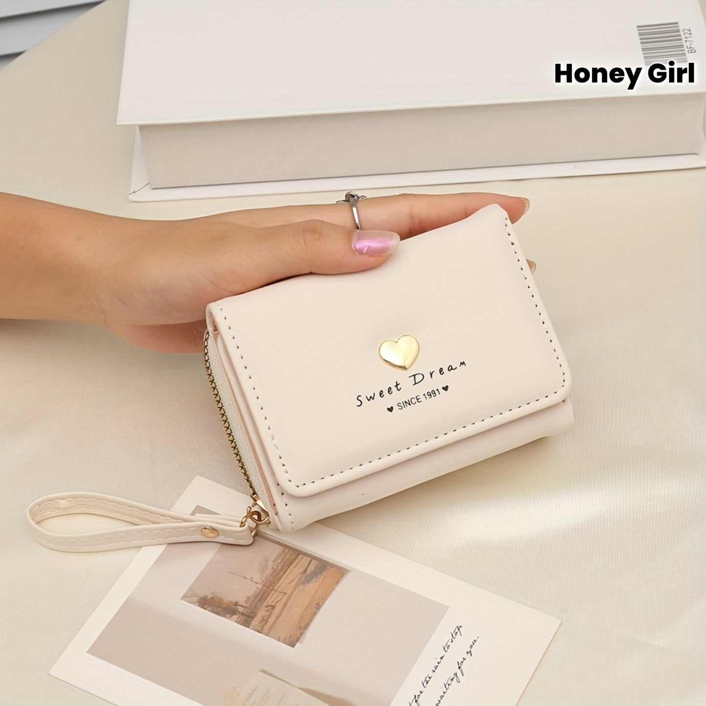 New Women'S Short Wallet, Cute Korean-Style Heart-Shaped, Large Capacity with Multiple Card Slots, Trendy Tri-Fold Design.