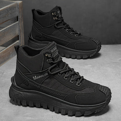 Men's Outdoor Hiking Boots with Comfortable Fabric Lining