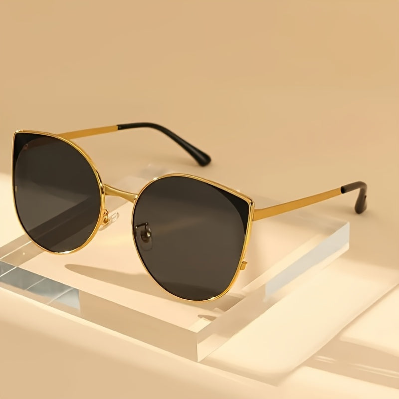 Unisex Geometric UV400 Sunglasses with Iron Frame for Casual Wear