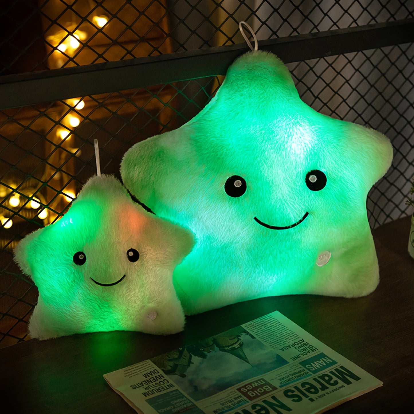 AKKUN լուսավորվող աստղաձև փափուկ բարձ - փայլող խաղալիք և գիշերային լամպ՝ հարմար երեխաների, աղջիկների, մահճակալի և սենյակի համար - փափուկ LED բարձ՝ բազմաթիվ գույներով, խելոք քնելու ուղեկից (24 սմ և 40 սմ)