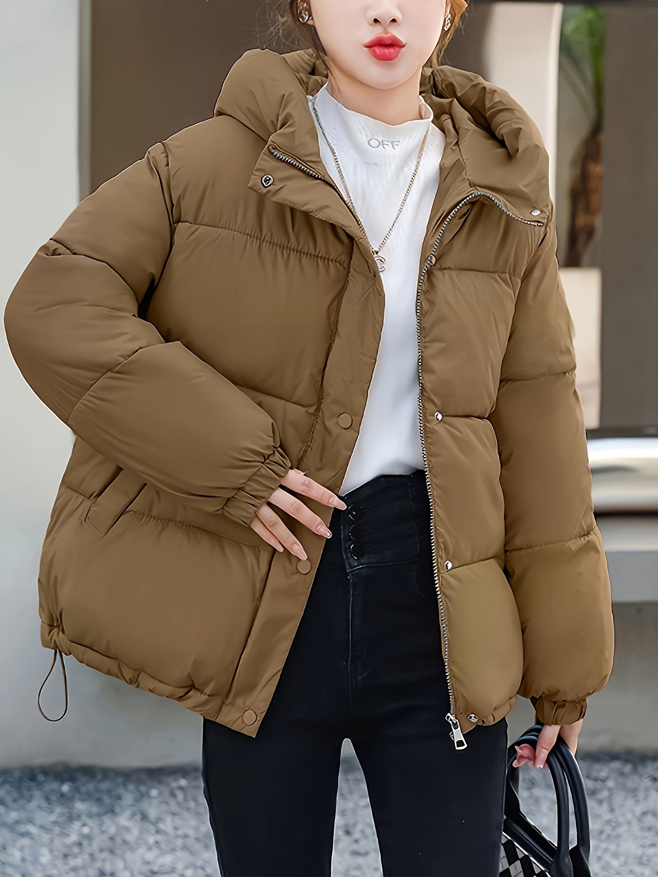 Կանացի նորաձև ձմեռային կայծակաճարմանդով և գլխարկով բաճկոն - ամենօրյա, հաստ վերնազգեստ գրպաններով, երկար թևքերով, չձգվող գործվածք, միագույն, 100գ/մ², իդեալական է ցուրտ եղանակի համար, ձմեռային հագուստ