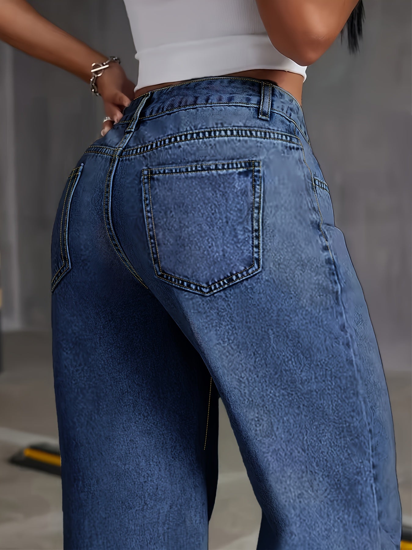 Women'S Plus Size High-Waisted Denim Jeans, Street Style Solid Color, Medium Stretch Washed Fabric, All-Season Oversized Casual Pants with Zipper Fly Closure, 59.8%, 38.4% Polyester, 1.8% Elastane, 264g/m²