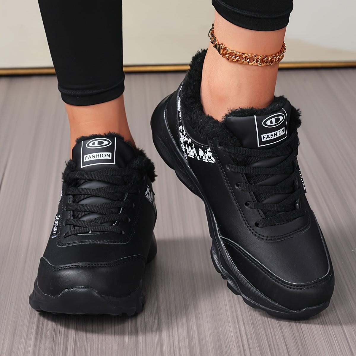 Կանացի ձմեռային ջերմային բրդյա կարճ կոշիկներ՝ մոխրագույն և վարդագույն արհեստական ​​վերին մասով, ամուր ներբանով, կապիչներով, ցածր գագաթով, ձնագնացության համար նախատեսված, առօրյա և տաք, ցուրտ եղանակի համար նախատեսված կոշիկներ։