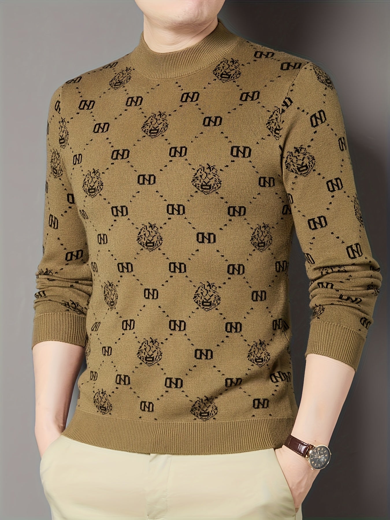 Աշնանային և ձմեռային նոր տղամարդու երկարաթև տրիկոտաժե վերնաշապիկ՝ կլոր օձիքով սվիտերի վրա դեկորատիվ նախշերով։ Այն առօրյա և ոճային հագուստ է, որը հիանալի համադրվում է տարբեր հագուստների հետ, կատարյալ է աշնանը ամենօրյա կրելու համար։