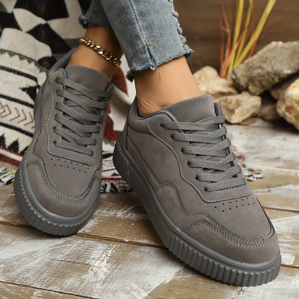 2024 New Model Lace-Up Thick-Soled, Lightweight Versatile Casual Fashion Sports Shoes