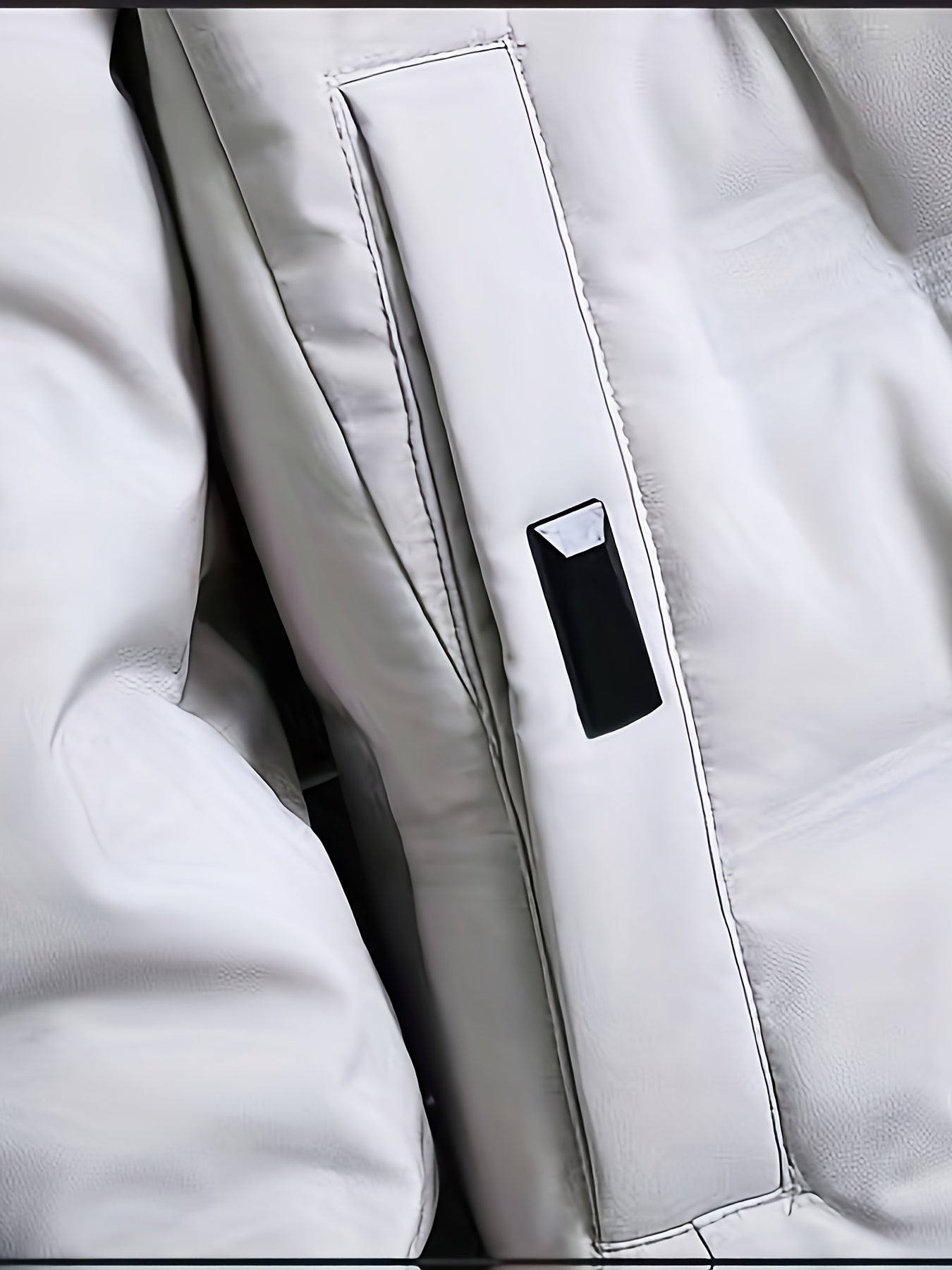 Տղամարդու ձմեռային, քամուց պաշտպանող, հաստ, տաք, քոլեջային ոճի, կայծակաճարմանդով, գլխարկով բաճկոն՝ գրպաններով, ամենօրյա և սպորտային, լվացքի մեքենայով լվացվող - միագույն, հարմար է լեռնագնացության և բացօթյա գործունեության համար