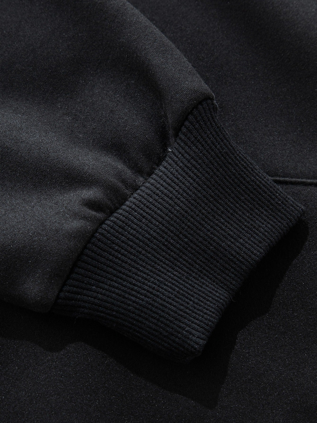 Սուրբ Ծննդյան և վանդակավոր ընձառյուծի նախշերով տոնածառի նախշերով կանացի շարված վերնաշապիկ, հաստ և տաք պոլիեսթերային գործվածքով բաճկոն, հարմար է աշնանային և ձմեռային սեզոնի համար նախատեսված առօրյա կոմպոզիտային տաք հագուստի համար։