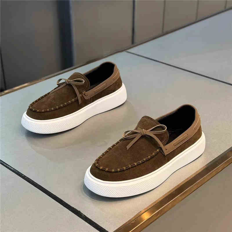 Lightweight Men's Casual Sneakers Breathable All-Season Shoes