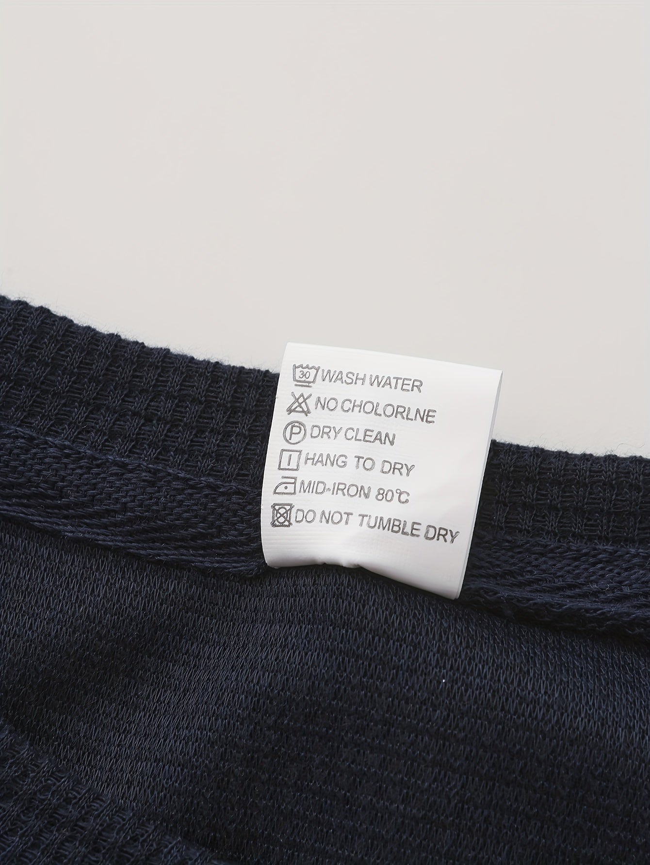 Men's Solid T-shirt With Chest Pocket, Casual Short Sleeve Crew Neck Tee, Men's Clothing For Summer Outdoor
