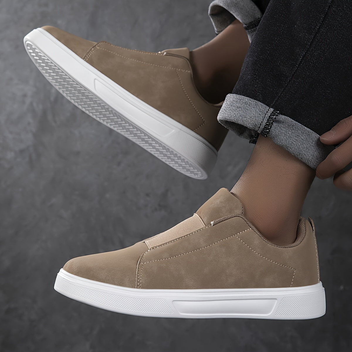 Men's Casual Round-Toe Slip-On Loafers Lightweight for All Seasons