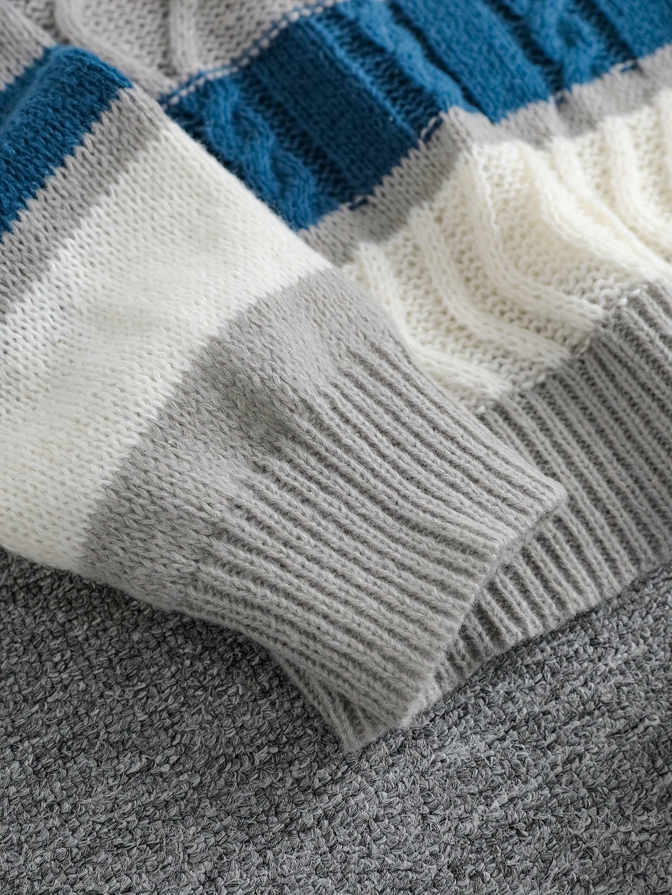 Տղամարդկանց նորաձև, գծավոր, կլոր օձիքով, տրիկոտաժե սվիտեր՝ աշնանային և ձմեռային տարբերակներով