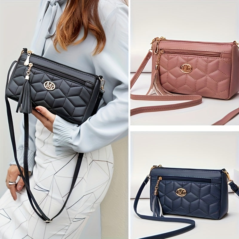 Կանացի կարված, մեծ տարողությամբ, ամենօրյա ուսի պայուսակ՝ ծոպավոր զարդարանքներով, բազմաթիվ կայծակաճարմանդներով և կարգավորվող ուսի գոտիով