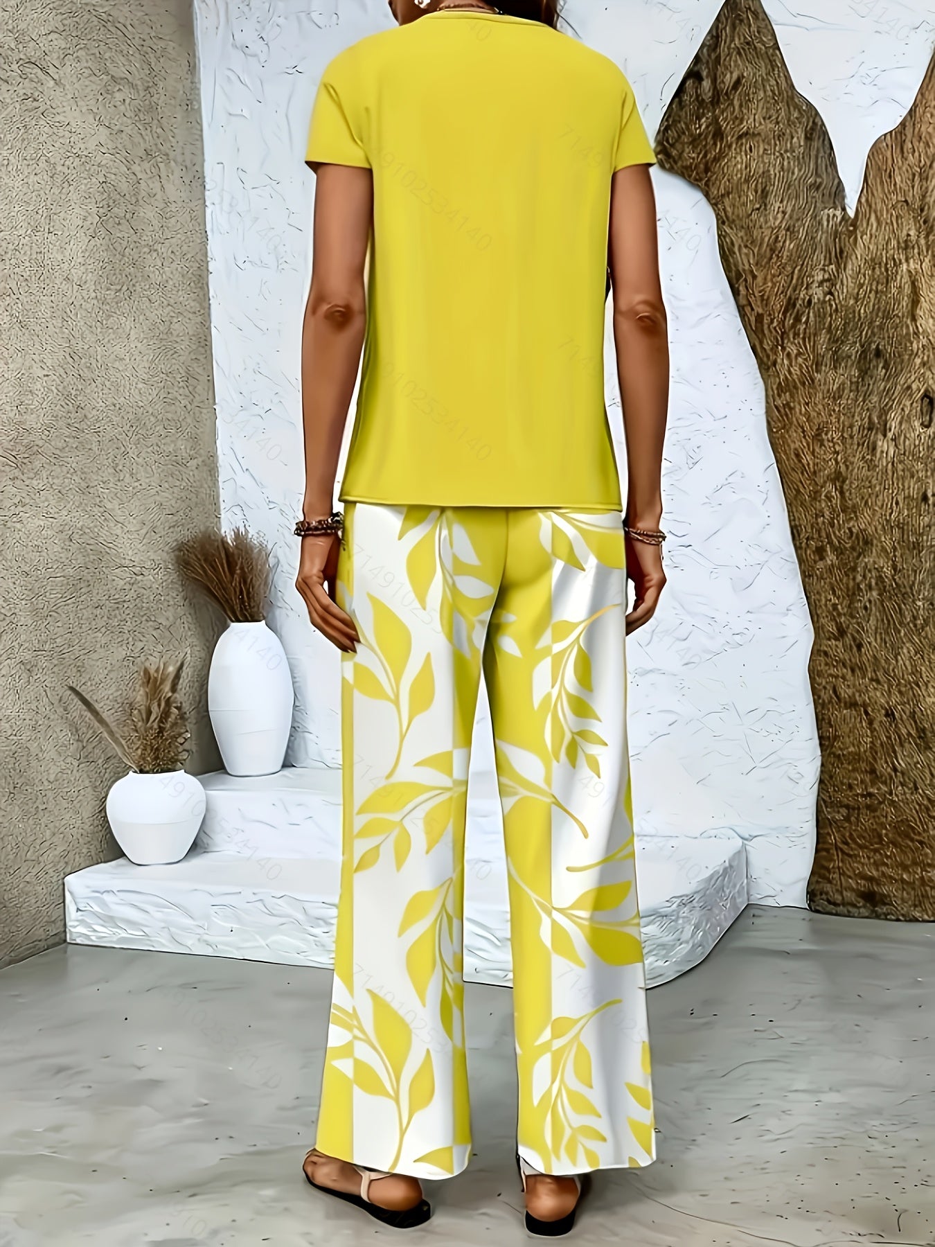 Women's Elegant 2-Piece Set: Crew Neck Top & Printed Pants