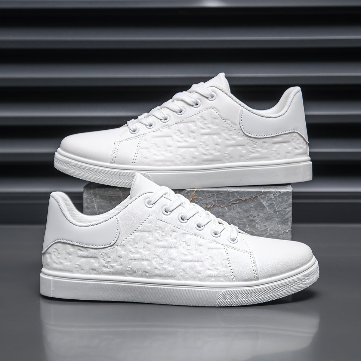 Men's Casual Breathable Non-Slip Low Top Sports Shoes