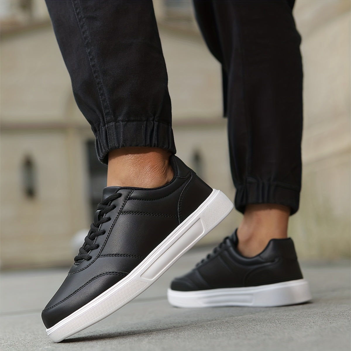 Men's Casual Lace-Up Canvas Sneakers for Everyday Sports