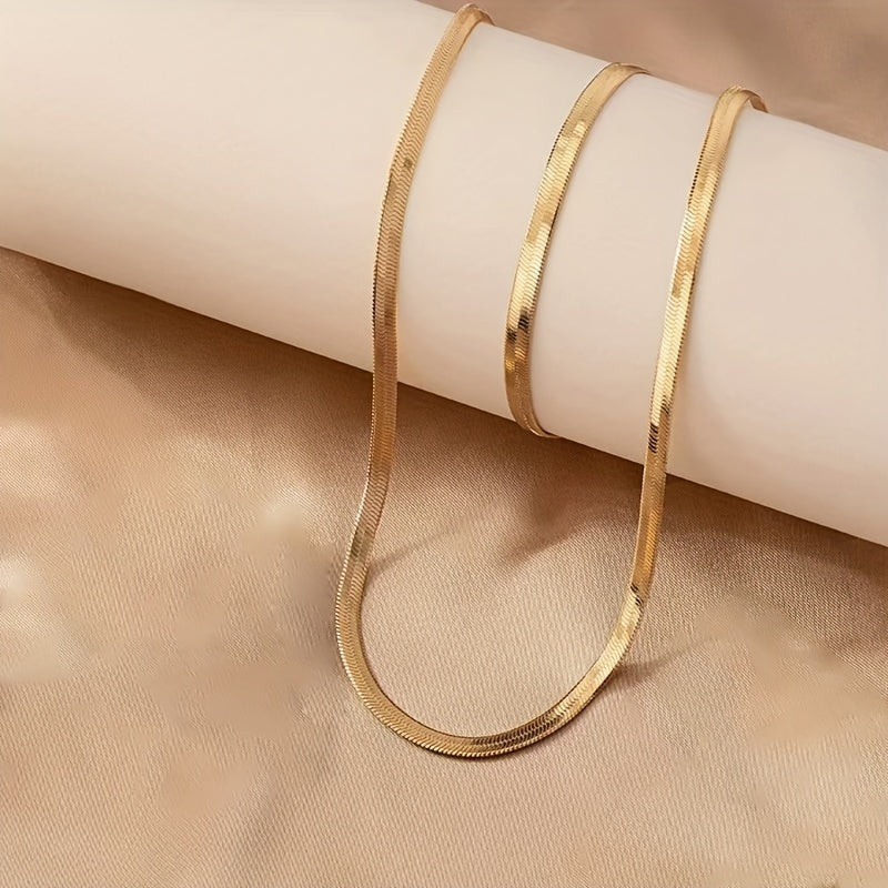 Set Of 2 Fashionable Classic Simple Flat Snake Bone Chain, Ladies' Unique Snake Bone Chain Necklace And Bracelet Set.