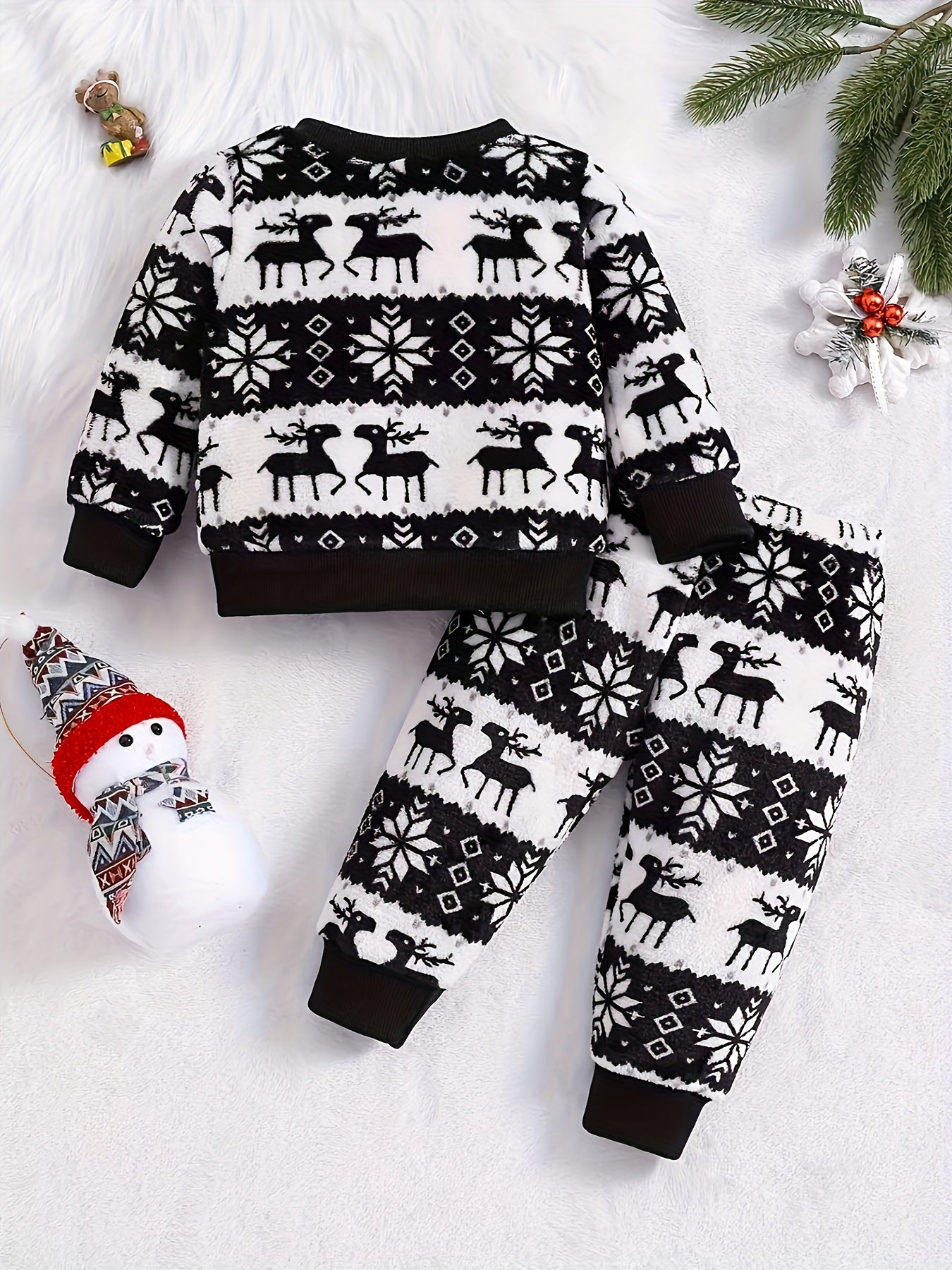 2pcs Girls' Cute Deer Print Fashionable Thick Flannel Set for Autumn/Winter, Soft and Comfortable Warm Outfit, Versatile Casual Attire with Outdoor Activities, Winter Clothing, Autumn Fashion, Stylish Kids' Wear, Playful Desi