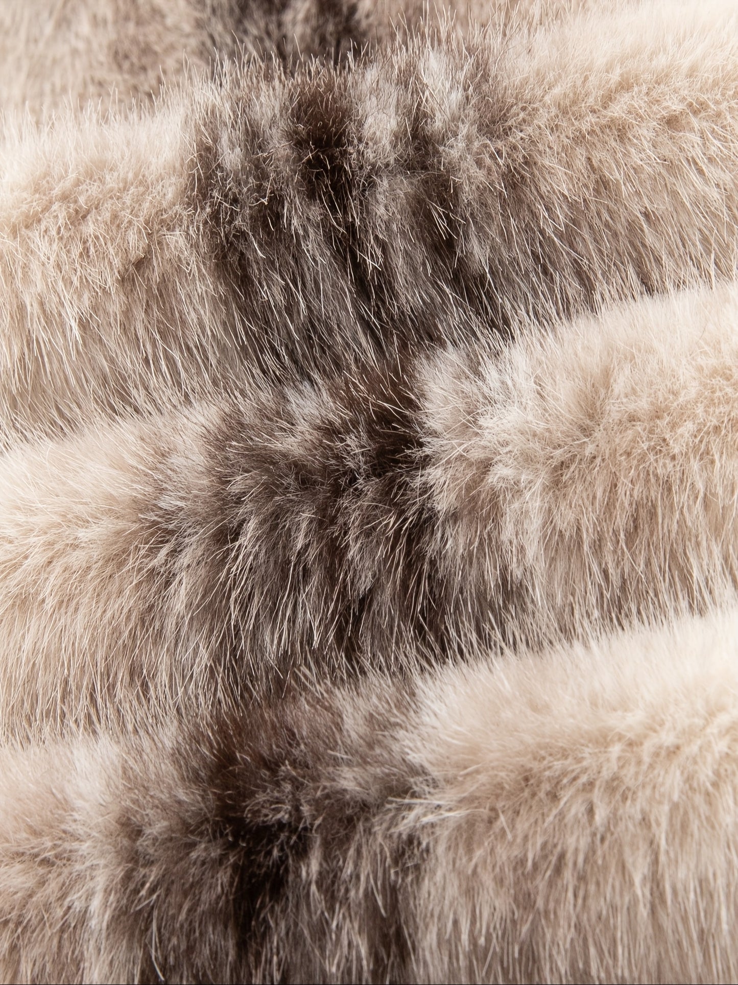 Men'S Winter Faux Fur Coat - Warm Color-Block Lapel Collar Jacket with Zipper Closure, Black & Beige Contrast Design, Regular Fit for Casual & Formal Wear, Polyester Lining, Stylish Streetwear, Faux Fur Coat