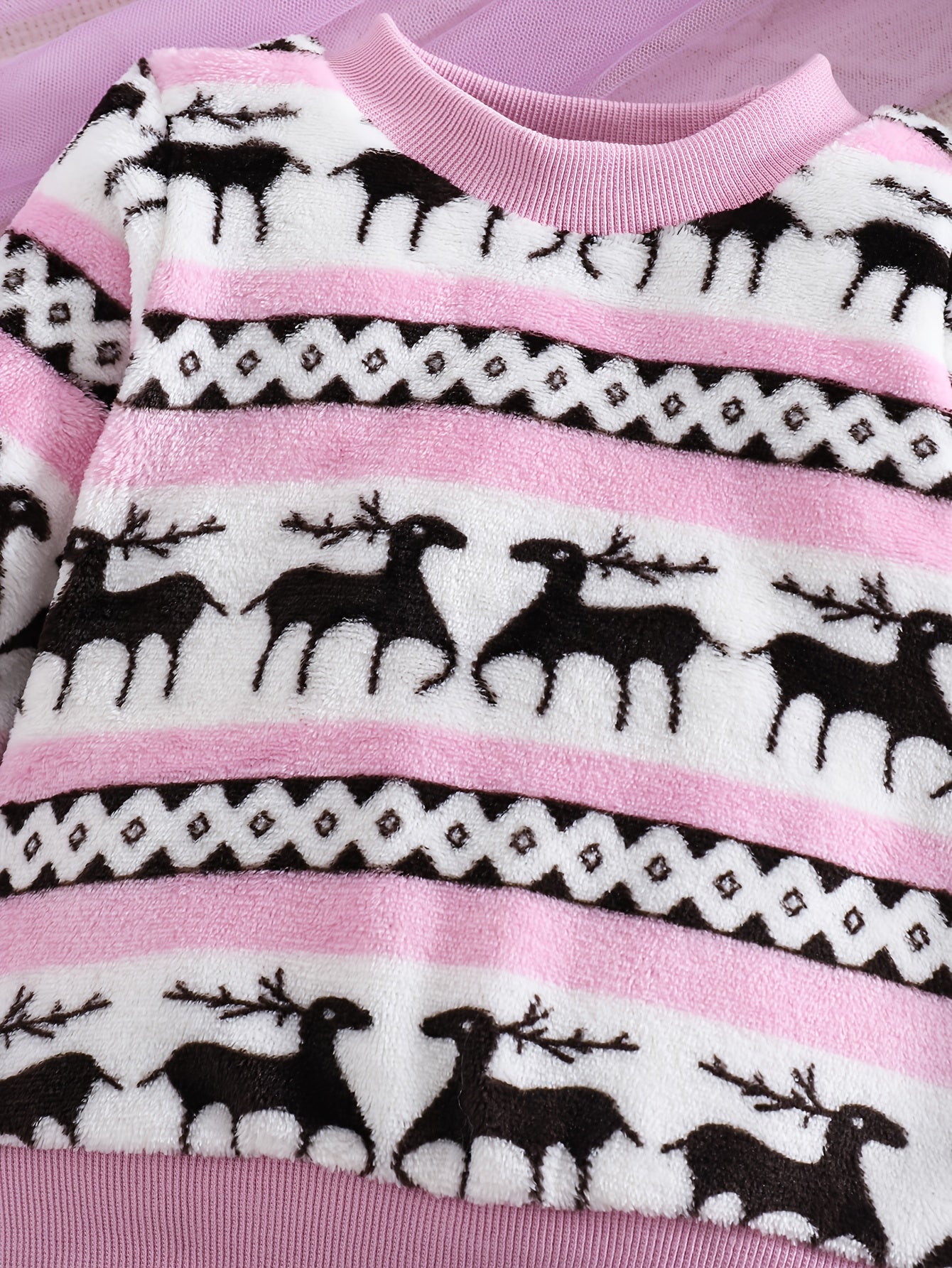 2pcs Girls' Cute Deer Print Fashionable Thick Flannel Set for Autumn/Winter, Soft and Comfortable Warm Outfit, Versatile Casual Attire with Outdoor Activities, Winter Clothing, Autumn Fashion, Stylish Kids' Wear, Playful Desi