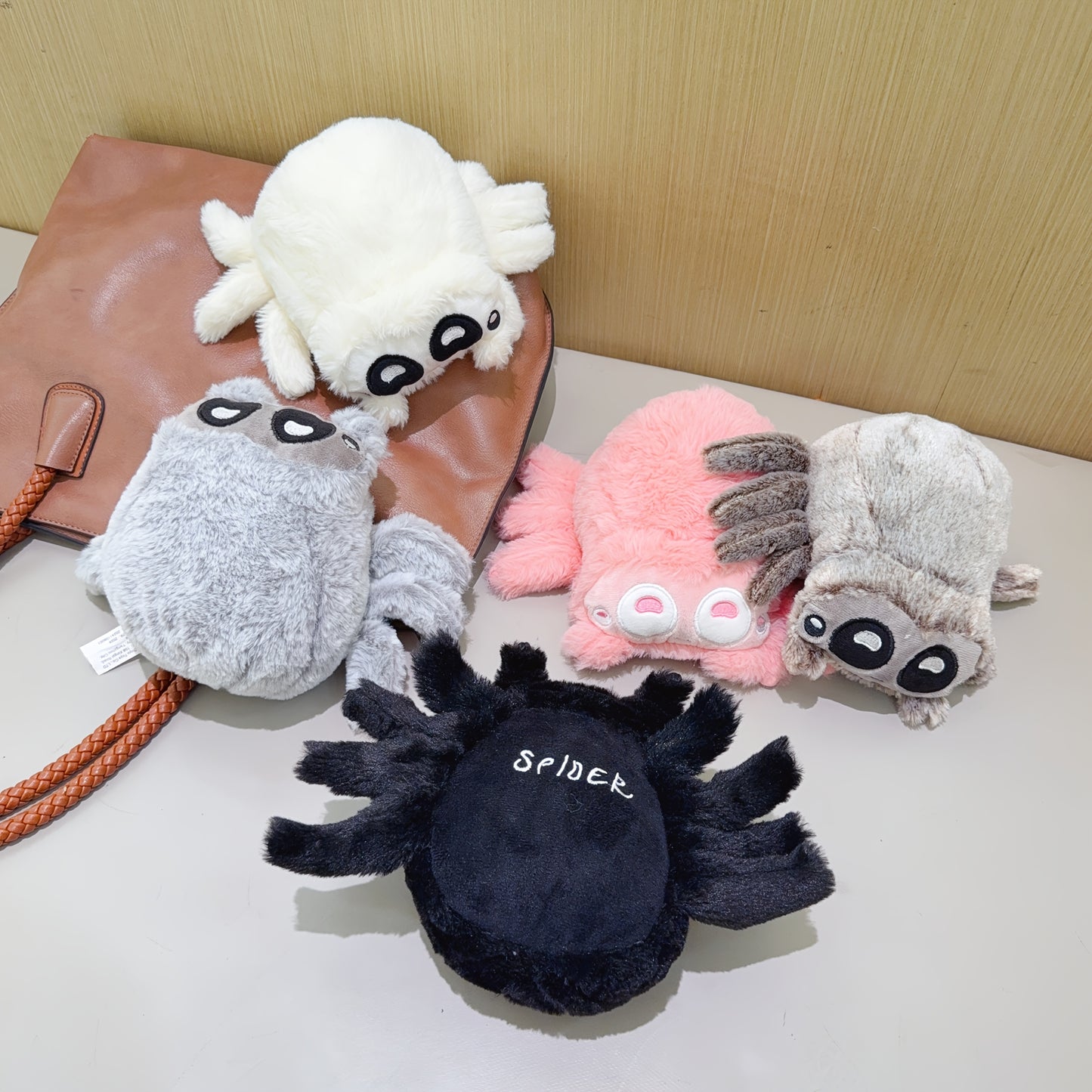 1pc 1pcs Anime/Movie/Video Game Plush Toy Suitable for - Soft Cuddly Collectible Figure, Iconic Stuffed for Bedtime & Gifts