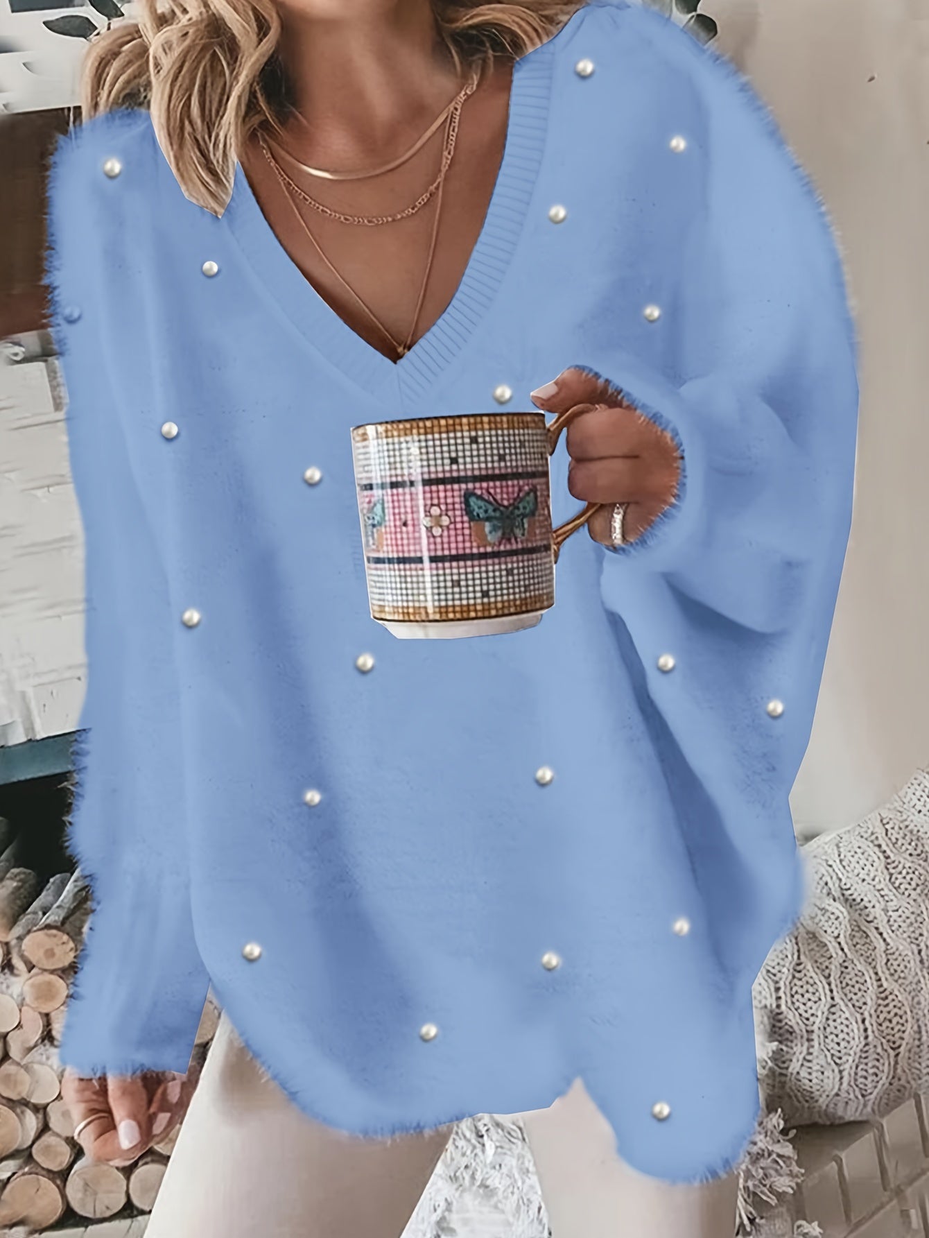 Մեծ չափս - Կանացի հարմարավետ դեղին V-ձև օձիքով սվիտեր՝ մարգարիտ կոճակներով և բրդյա եզրերով թևքերով - Ասիմետրիկ եզր, երկրաչափական նախշ, առօրյա ձմեռային սվիտեր առօրյա հագուստի համար, Ձմեռային հագուստ | V-ձև օձիքով սվիտեր | Մարգարիտ կոճակների մանրամասներ, Sw