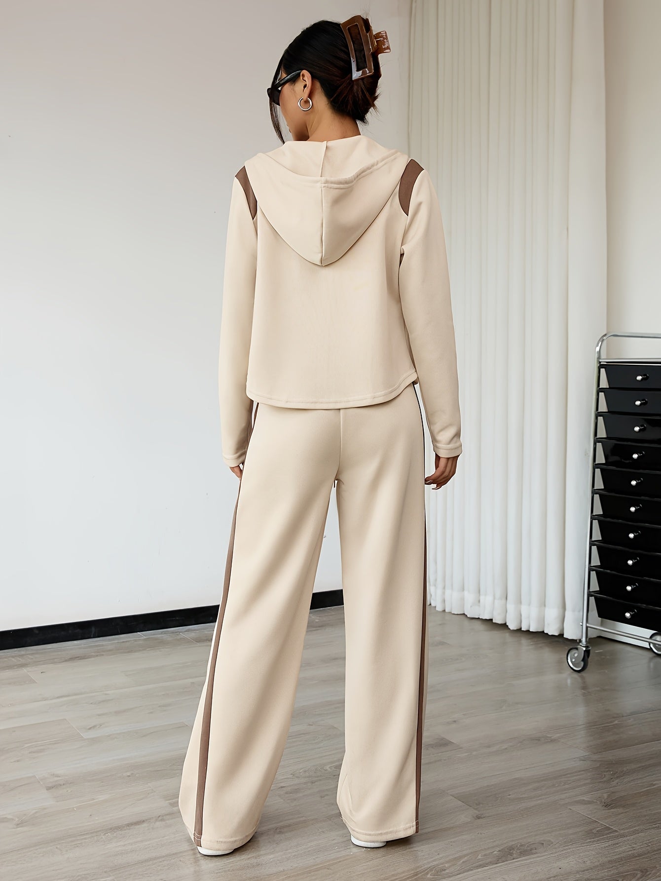 Women'S Elegant Two-Piece Set Featuring a Spring Long-Sleeve Zip-Up Top And Straight-Leg Pants, with a Stylish Color-Blocked Design And a Hooded Drawstring